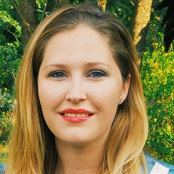 Meet your Posher, Leah - Picture 1 of 1